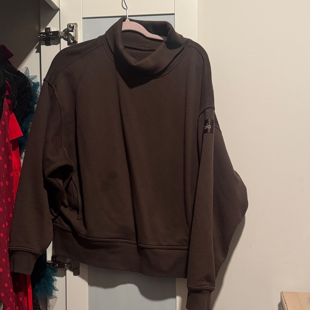 ALO Yoga Women’s Brown Funnel Neck Sweatshirt